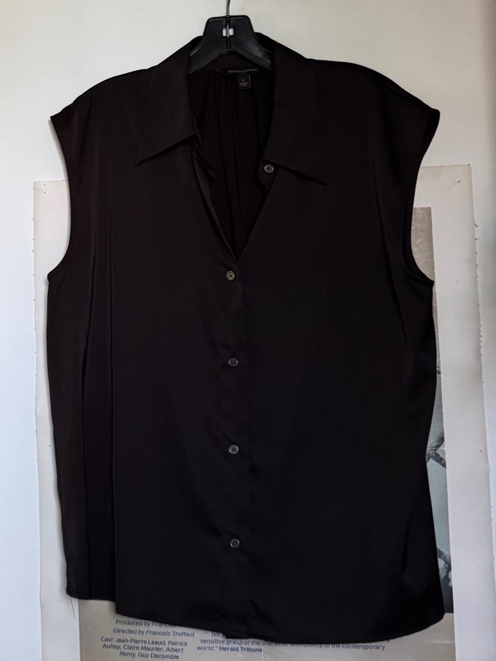 EUC Banana Republic Black Satin Sleeveless Button Down Blouse L